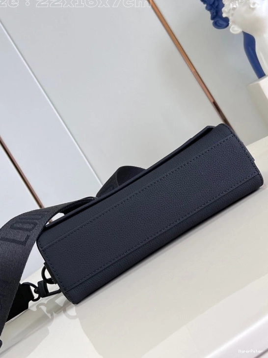 PM-22*16.5*7CM VUITTON LOUIS Takeoff Messenger 0714